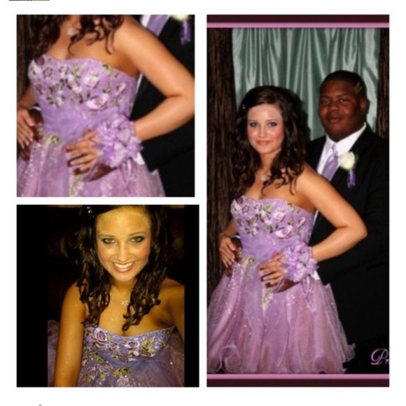 SHERRI HILL PROM DRESS SPRING 2010 - Picture 2 of 3